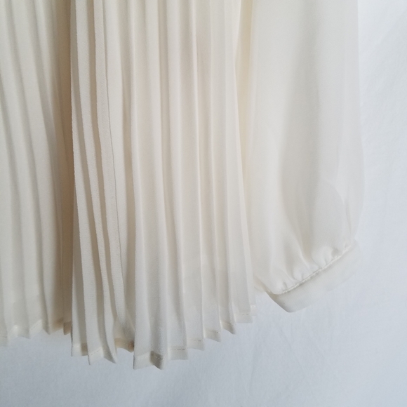 Sundance Peasant Style Lace Yoke Pleated Guinevere Blouse - Picture 7 of 12